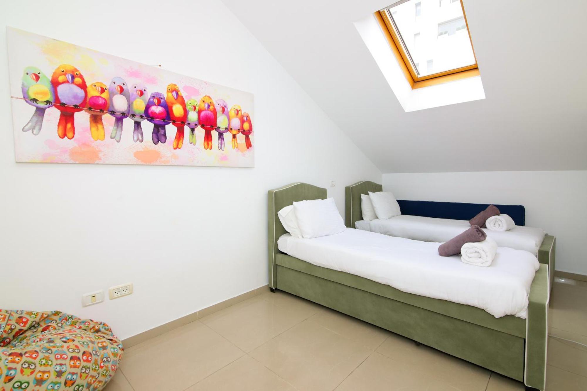Saidoff, Amazing 4 Bedroom 3 Bath In City Center, Pool, Parking!!! Jerusalem Exterior photo