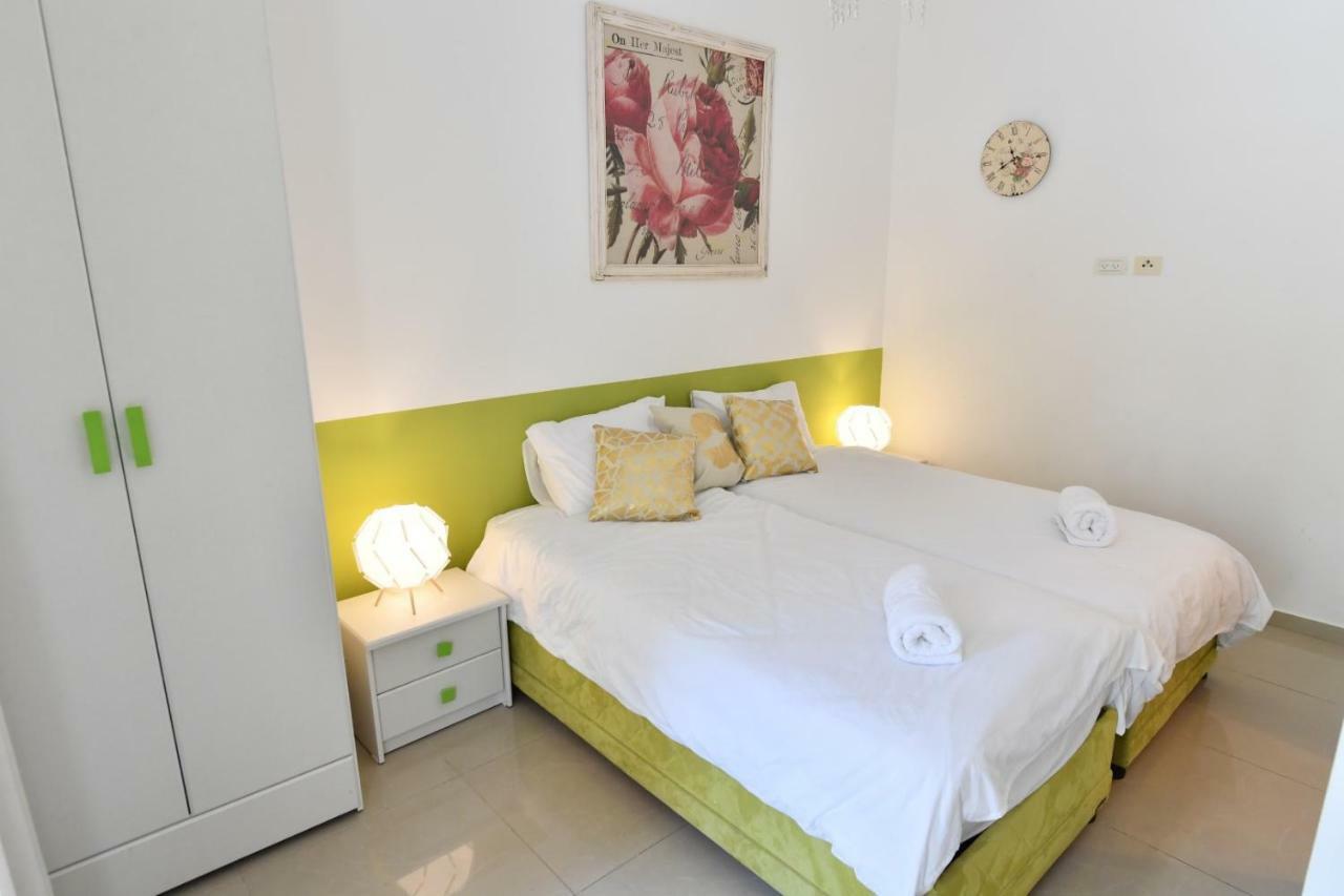 Saidoff, Amazing 4 Bedroom 3 Bath In City Center, Pool, Parking!!! Jerusalem Exterior photo