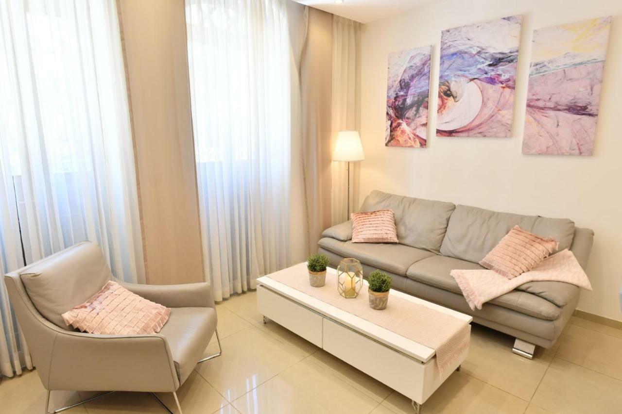 Saidoff, Amazing 4 Bedroom 3 Bath In City Center, Pool, Parking!!! Jerusalem Exterior photo