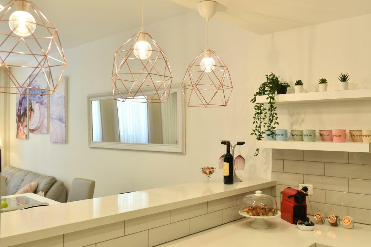 Saidoff, Amazing 4 Bedroom 3 Bath In City Center, Pool, Parking!!! Jerusalem Exterior photo