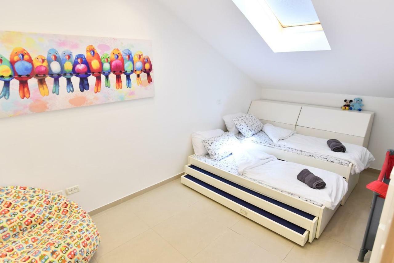 Saidoff, Amazing 4 Bedroom 3 Bath In City Center, Pool, Parking!!! Jerusalem Exterior photo