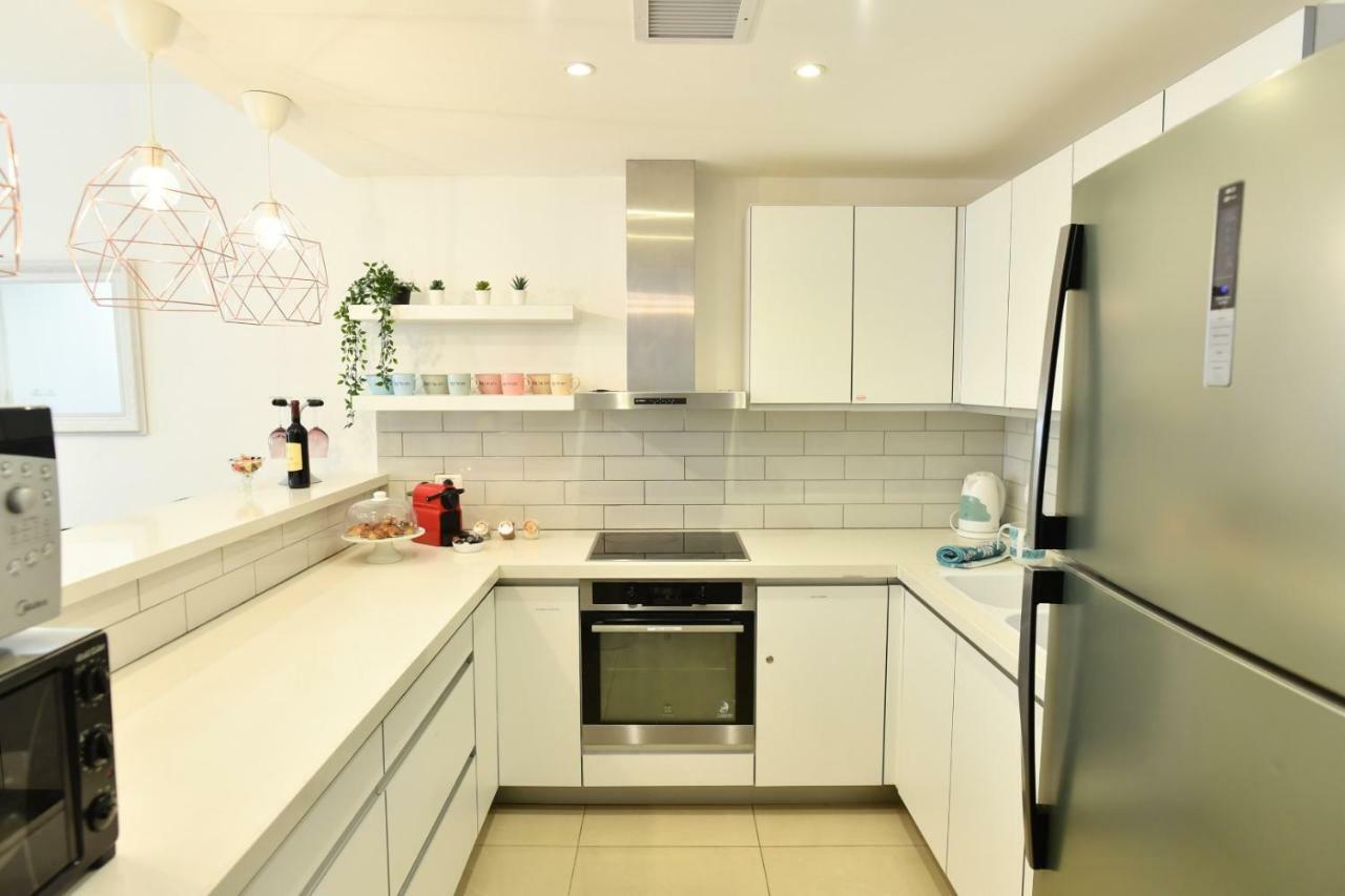 Saidoff, Amazing 4 Bedroom 3 Bath In City Center, Pool, Parking!!! Jerusalem Exterior photo